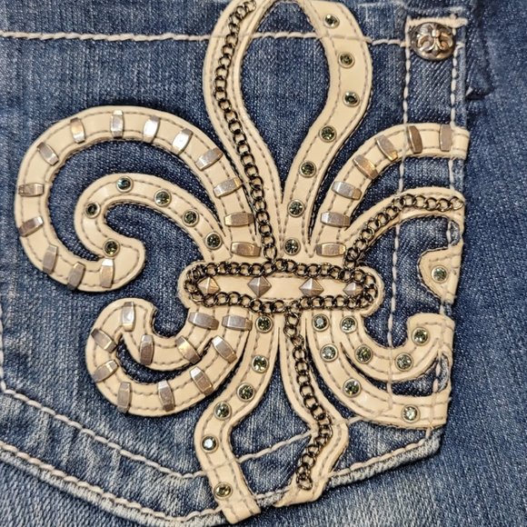 Miss Me Women's Capri Blue Jeans - Picture 9 of 9